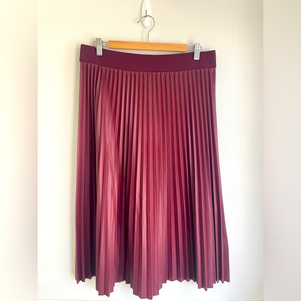 Simply Vera Faux Leather Pleated Skirt, Burgundy, size L